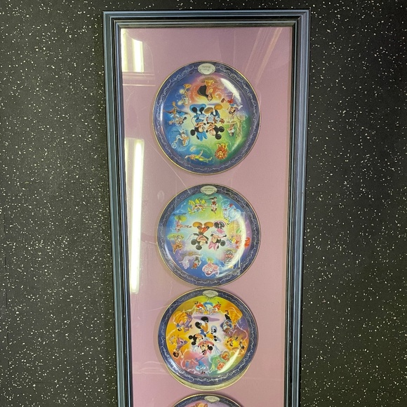 Disney Mickey Mouse Plates LIMITED EDITION - Picture 1 of 3